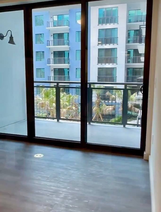 1298 E Madison St - Photo 4 of 18