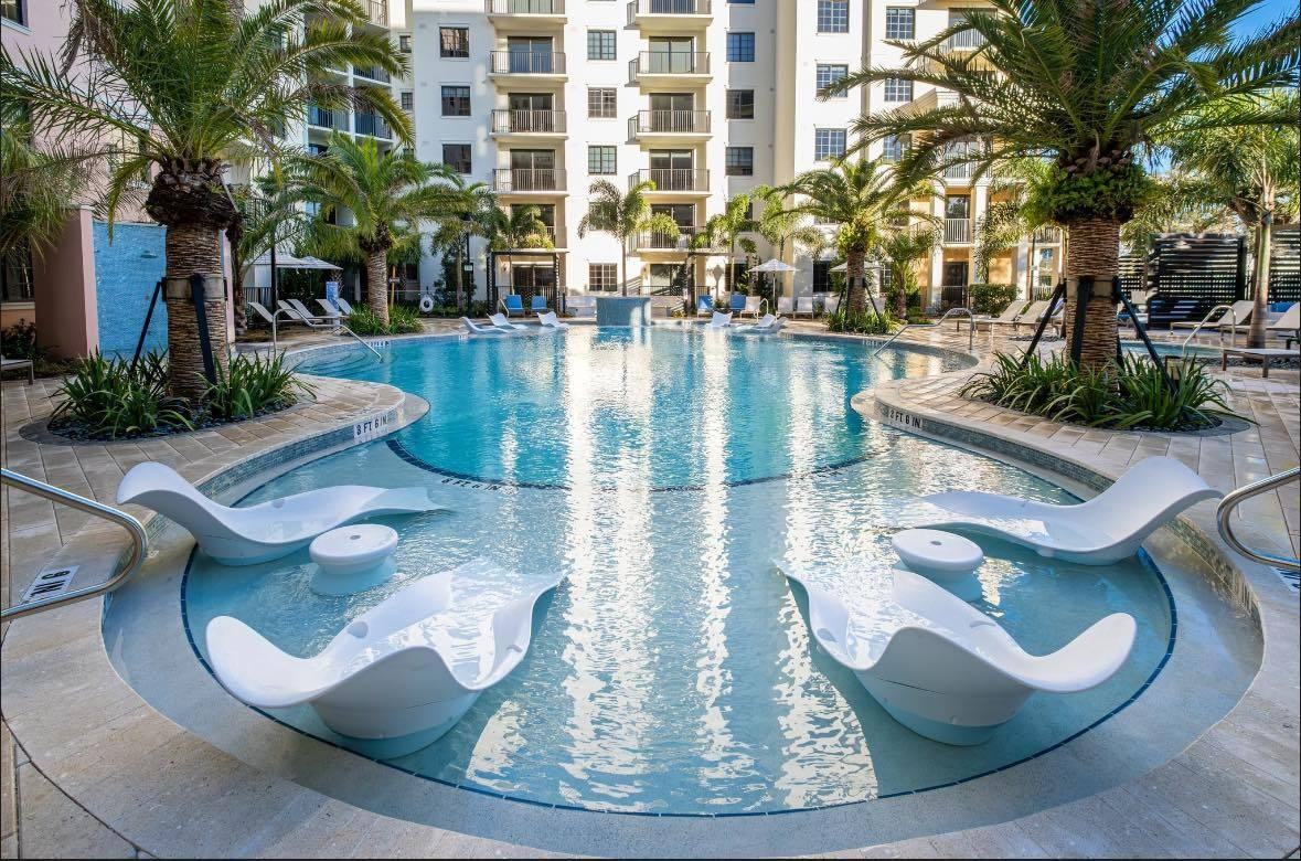 903 West Chestnut Street - Photo 2 of 18