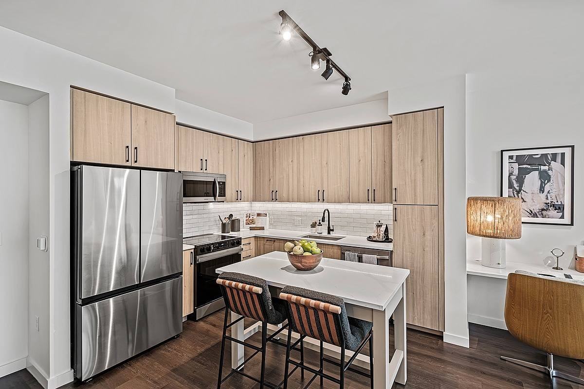 903 West Chestnut Street - Photo 4 of 18