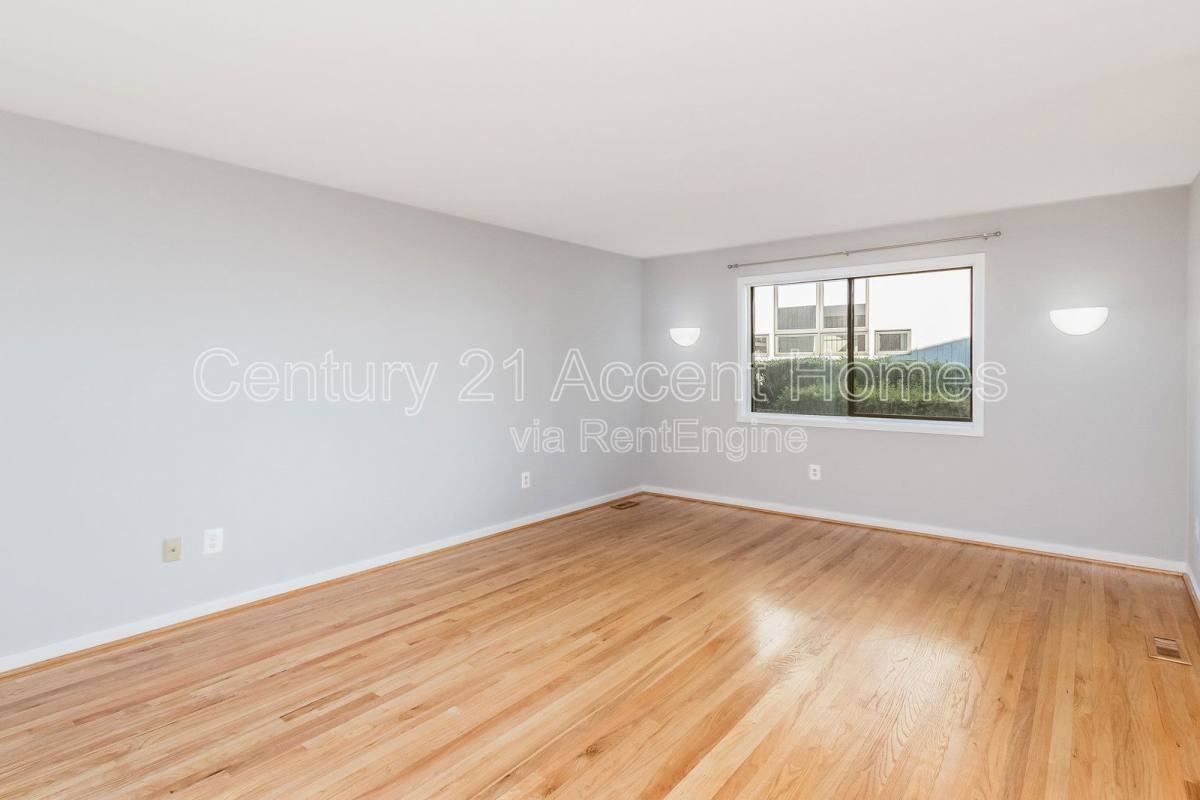 7224 Vistas Ln - Photo 3 of 10