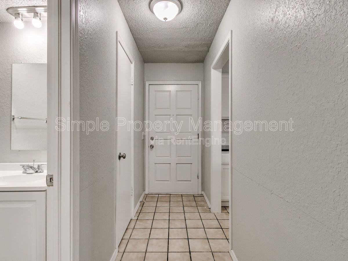 8506 Candlewood Dr - Photo 3 of 10