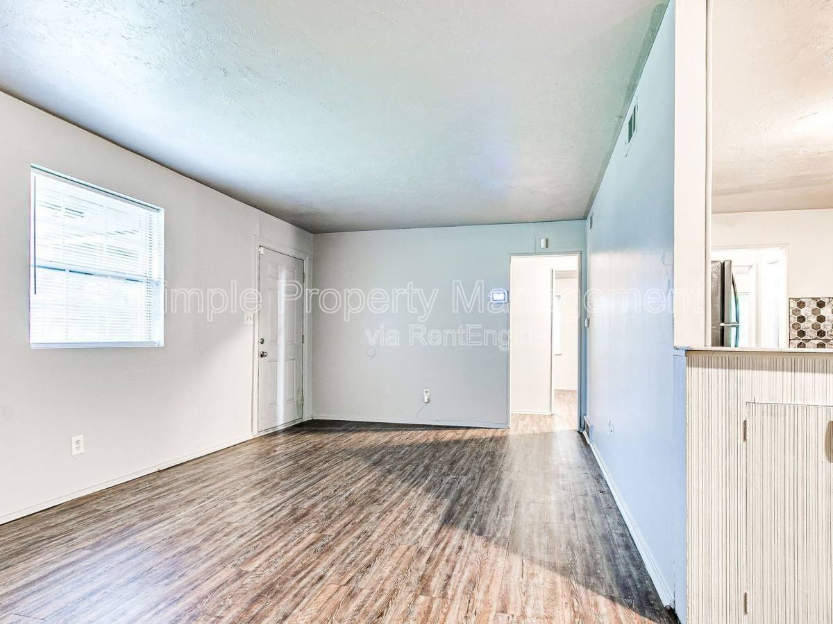 4301 N Terry Ave - Photo 3 of 10