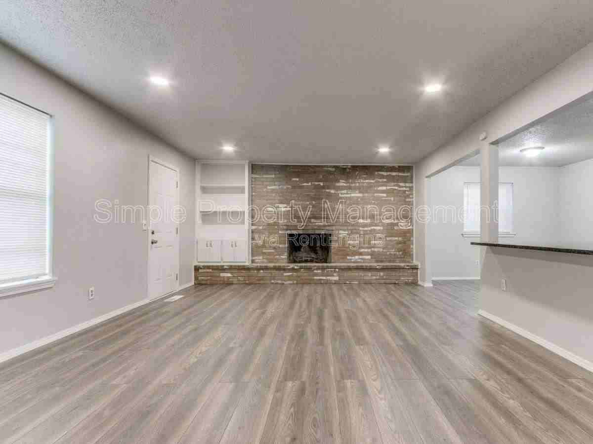 8508 Candlewood Dr - Photo 3 of 10