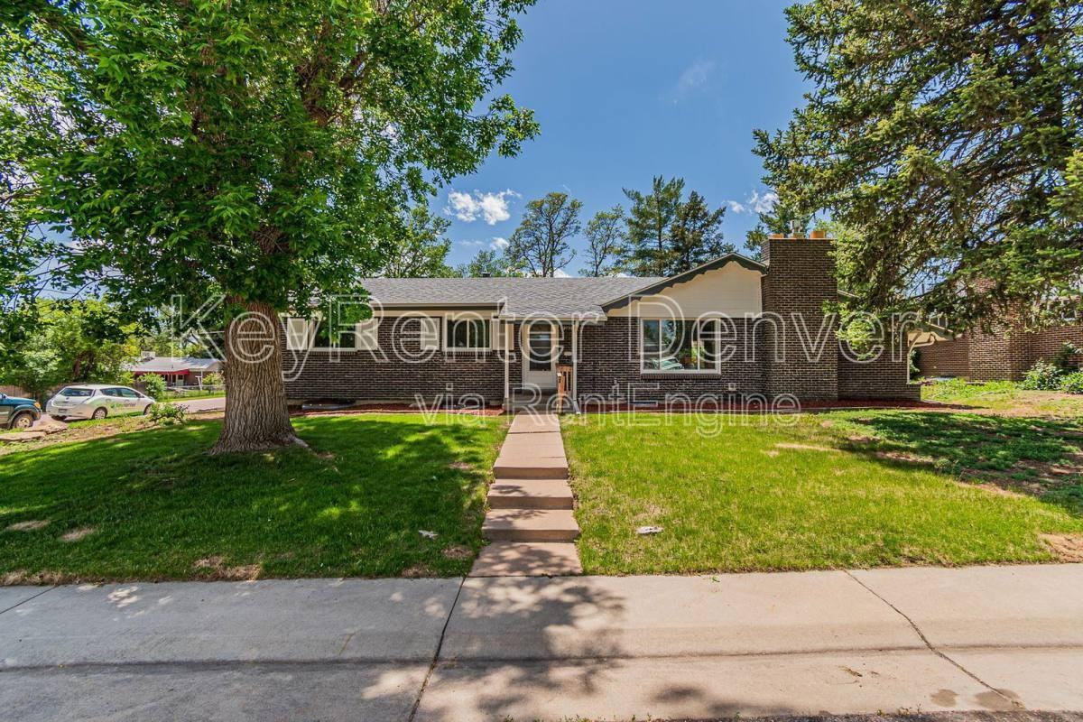 3730 W Saratoga Ave - Photo 2 of 10