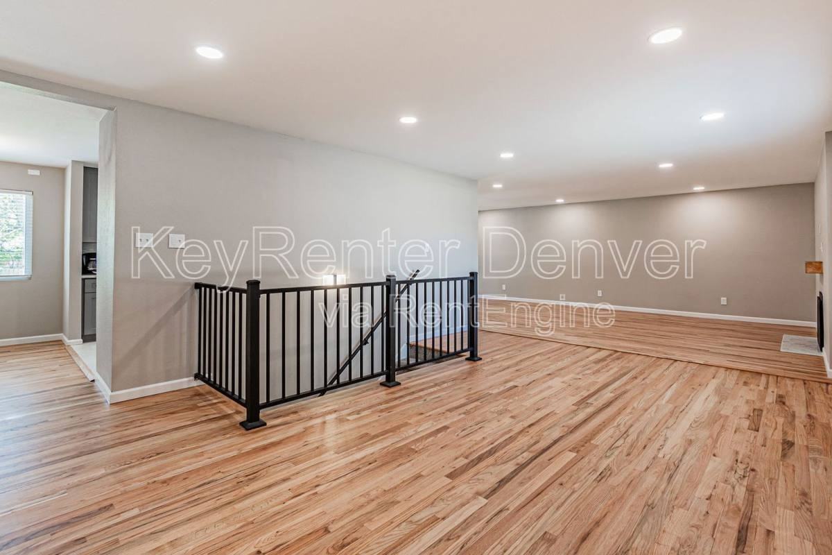 3730 W Saratoga Ave - Photo 3 of 10