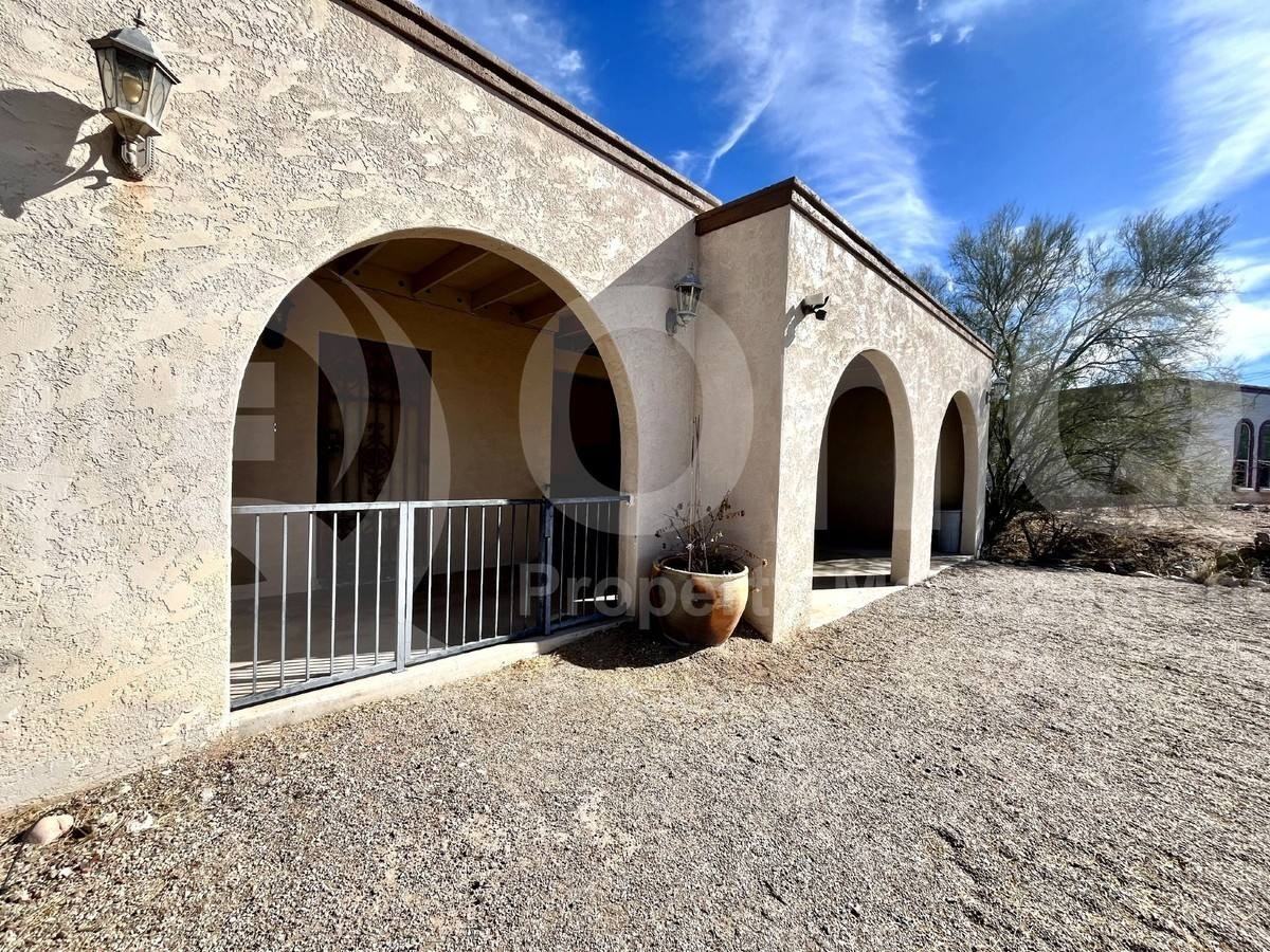 8915 E Wes Pl - Photo 3 of 10