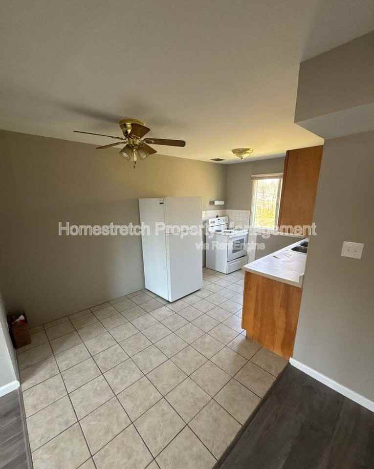 223 N Virginia Ave - Photo 3 of 10