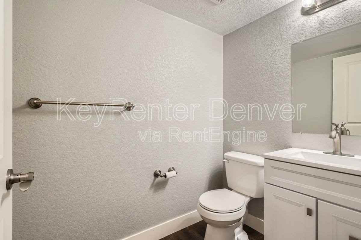 2103 W Harvard Ave - Photo 3 of 10