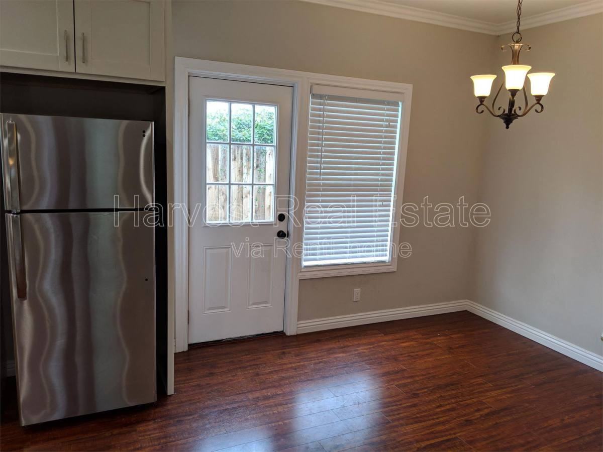 21709 Meekland Ave - Photo 3 of 8