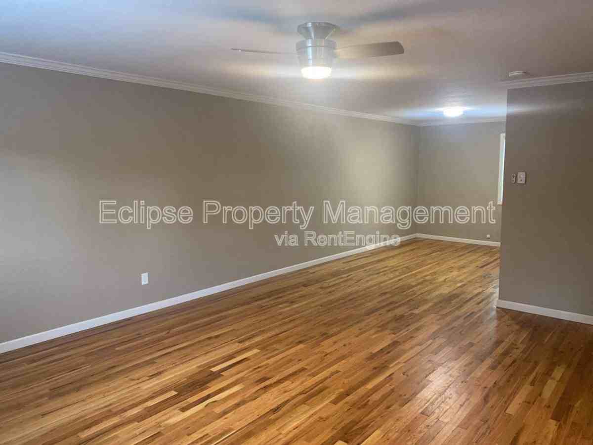 217 Edison Ave - Photo 3 of 10