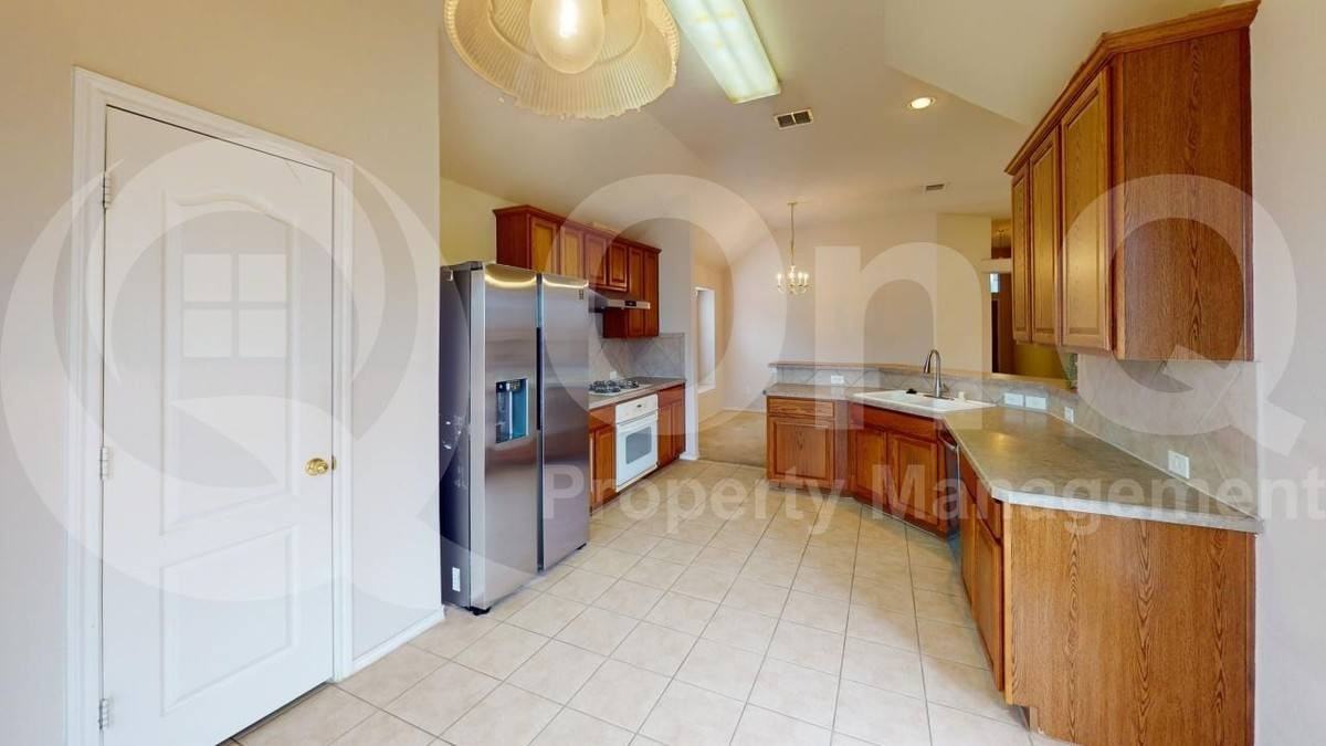 10514 Saint Georges Dr - Photo 3 of 10