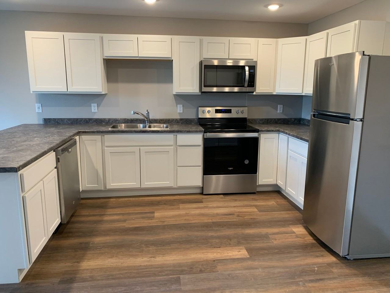 Lakeview Apartments - Photo 2 of 15