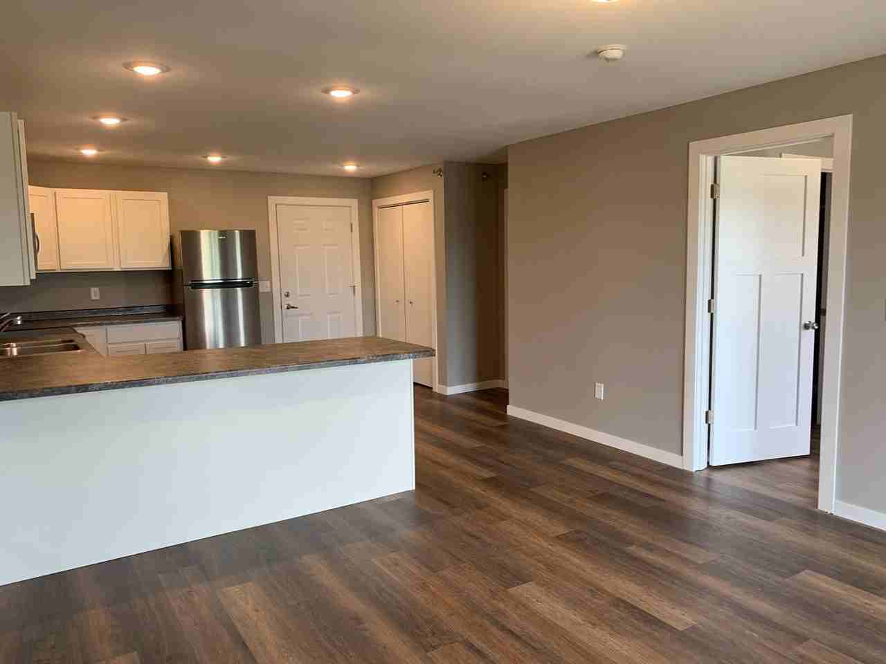 Lakeview Apartments - Photo 6 of 15