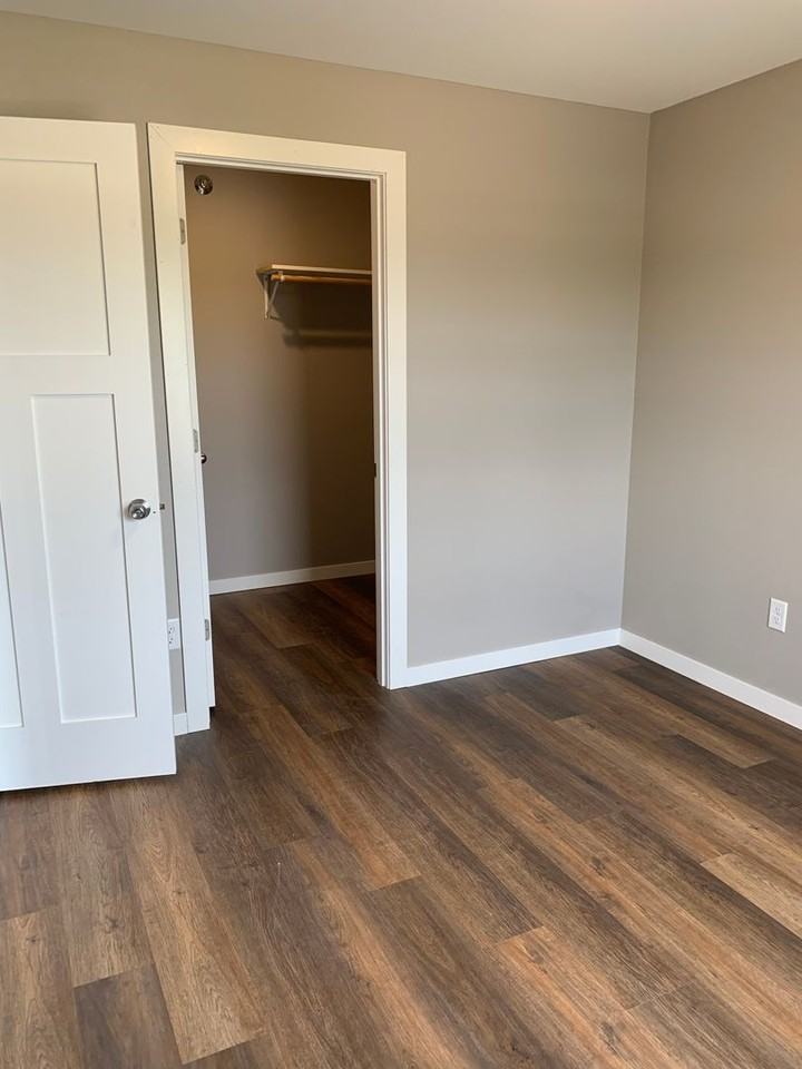 Lakeview Apartments - Photo 7 of 15