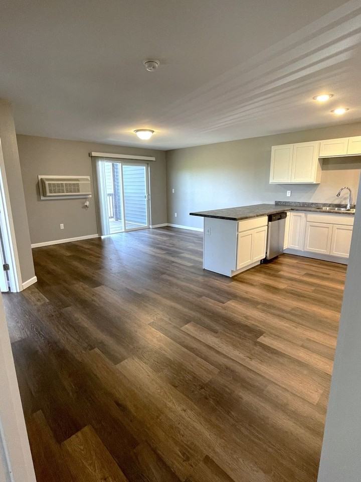 Lakeview Apartments - Photo 5 of 15