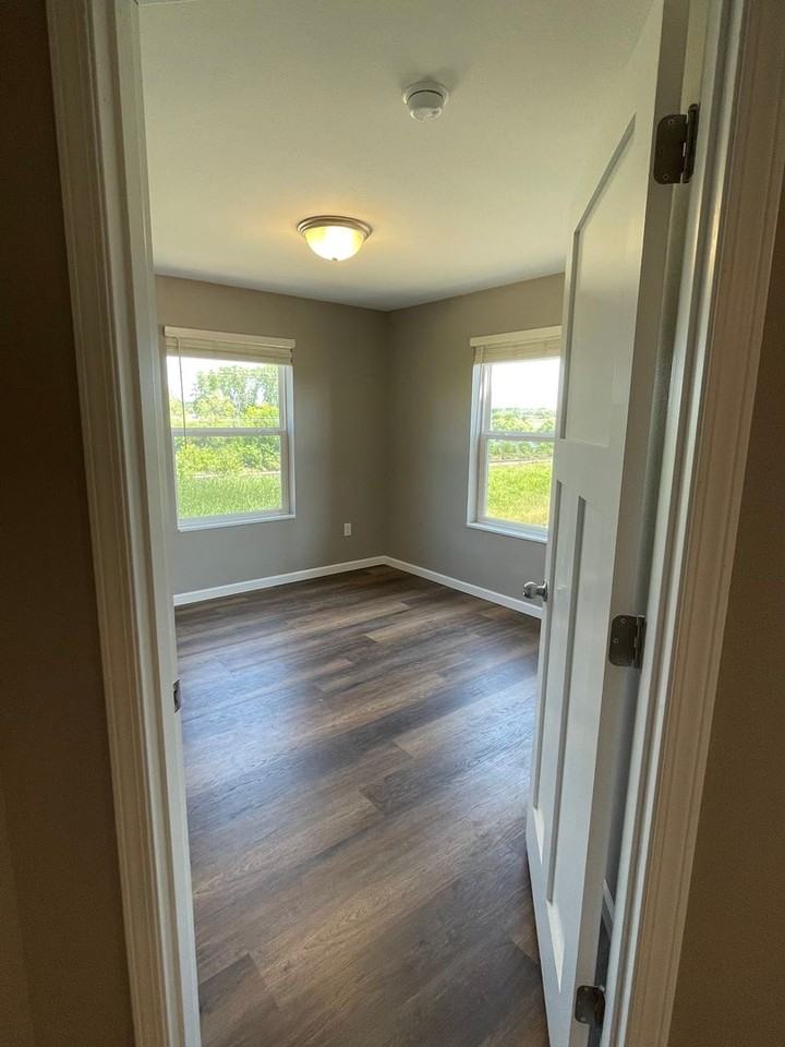 Lakeview Apartments - Photo 7 of 15