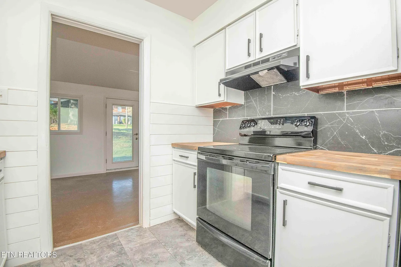 481 Broome Rd #109 - Photo 3 of 22