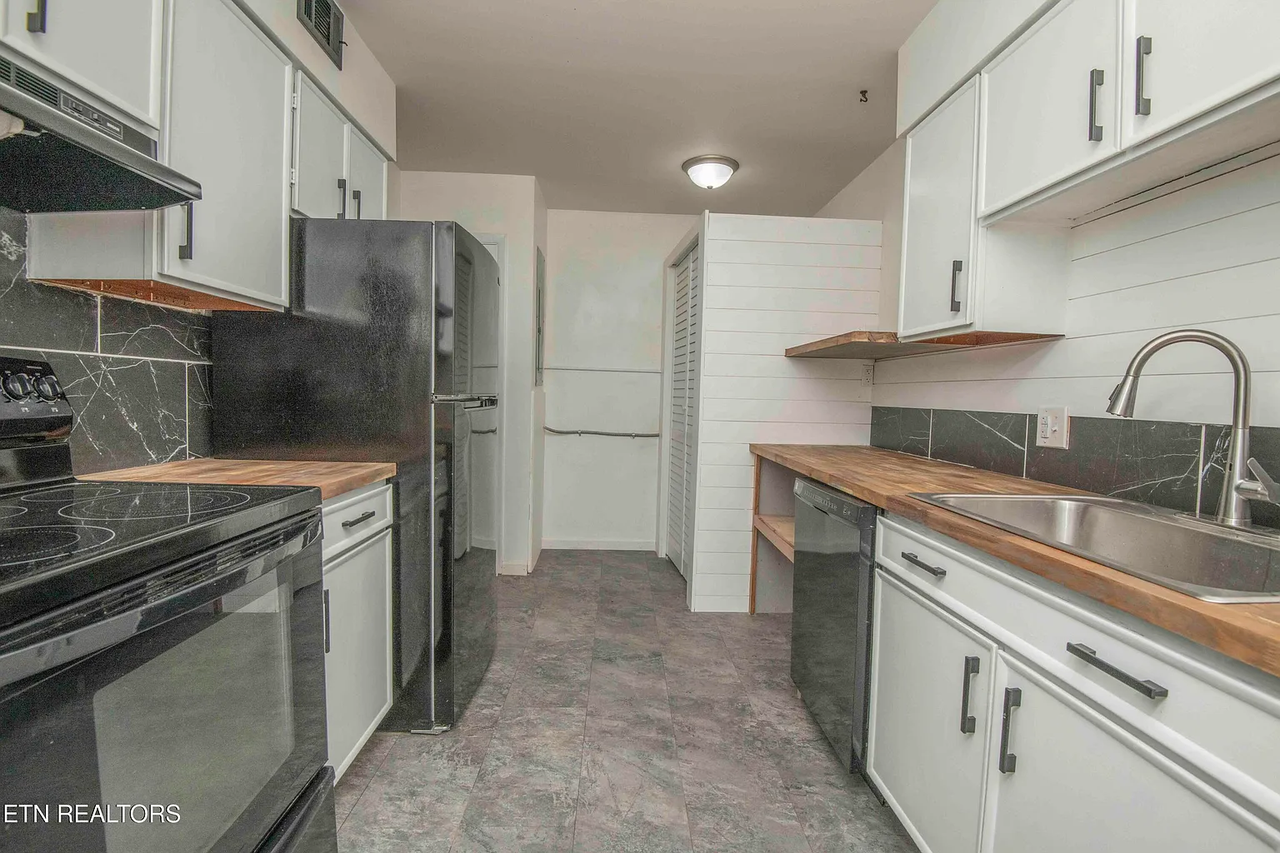 481 Broome Rd #109 - Photo 4 of 22