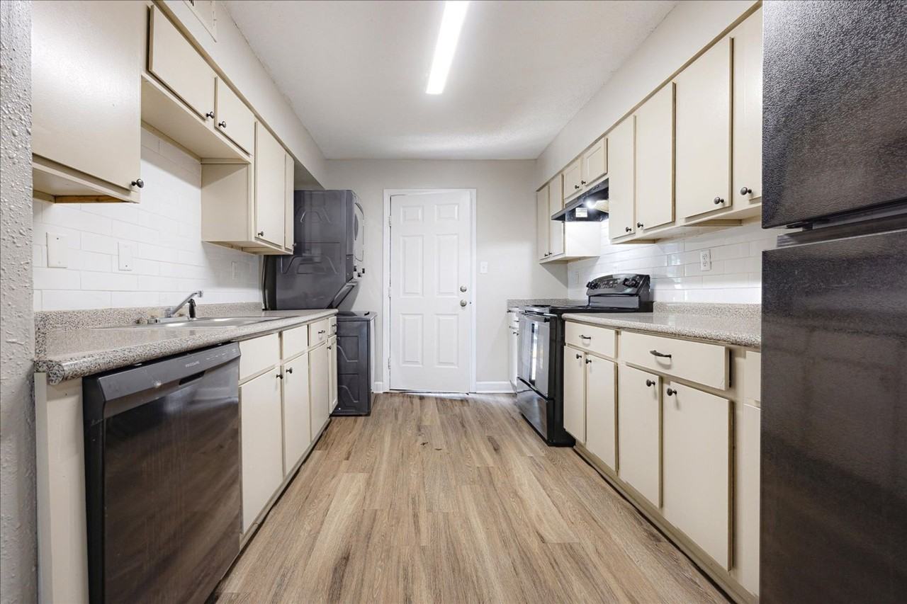 Getwell Pointe Apartments - Photo 3 of 23