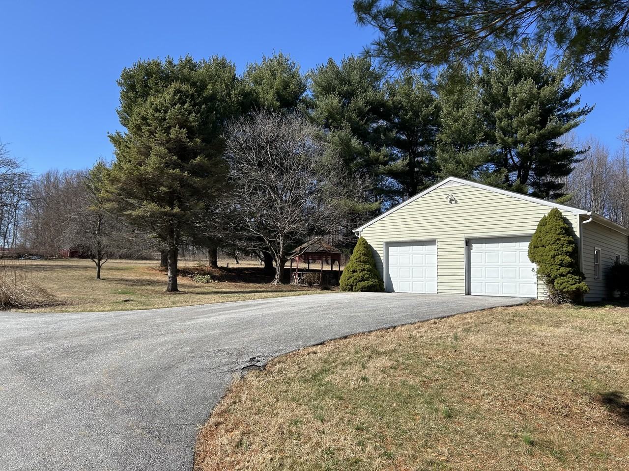 137 Davis Rd #NA - Photo 3 of 27