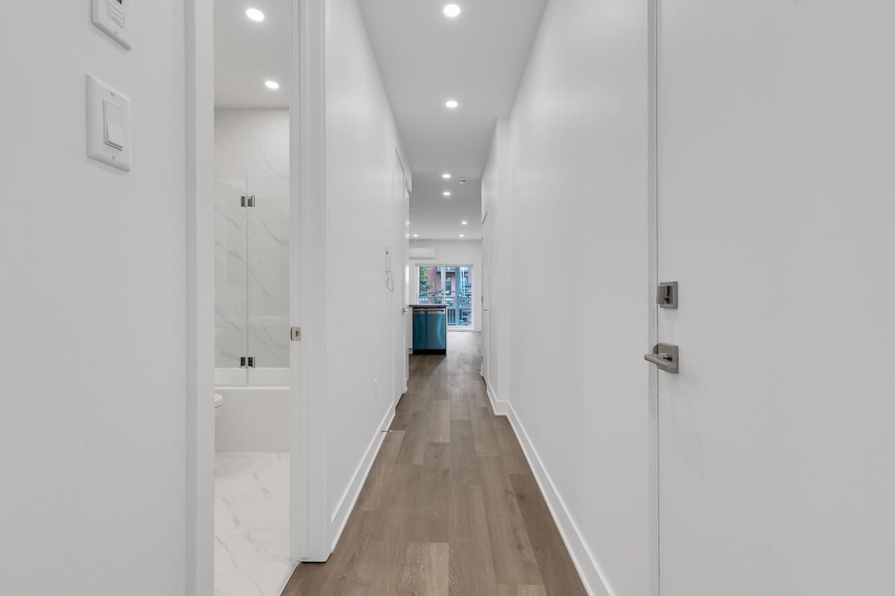 6892 Rue de la Roche #A - Photo 2 of 15