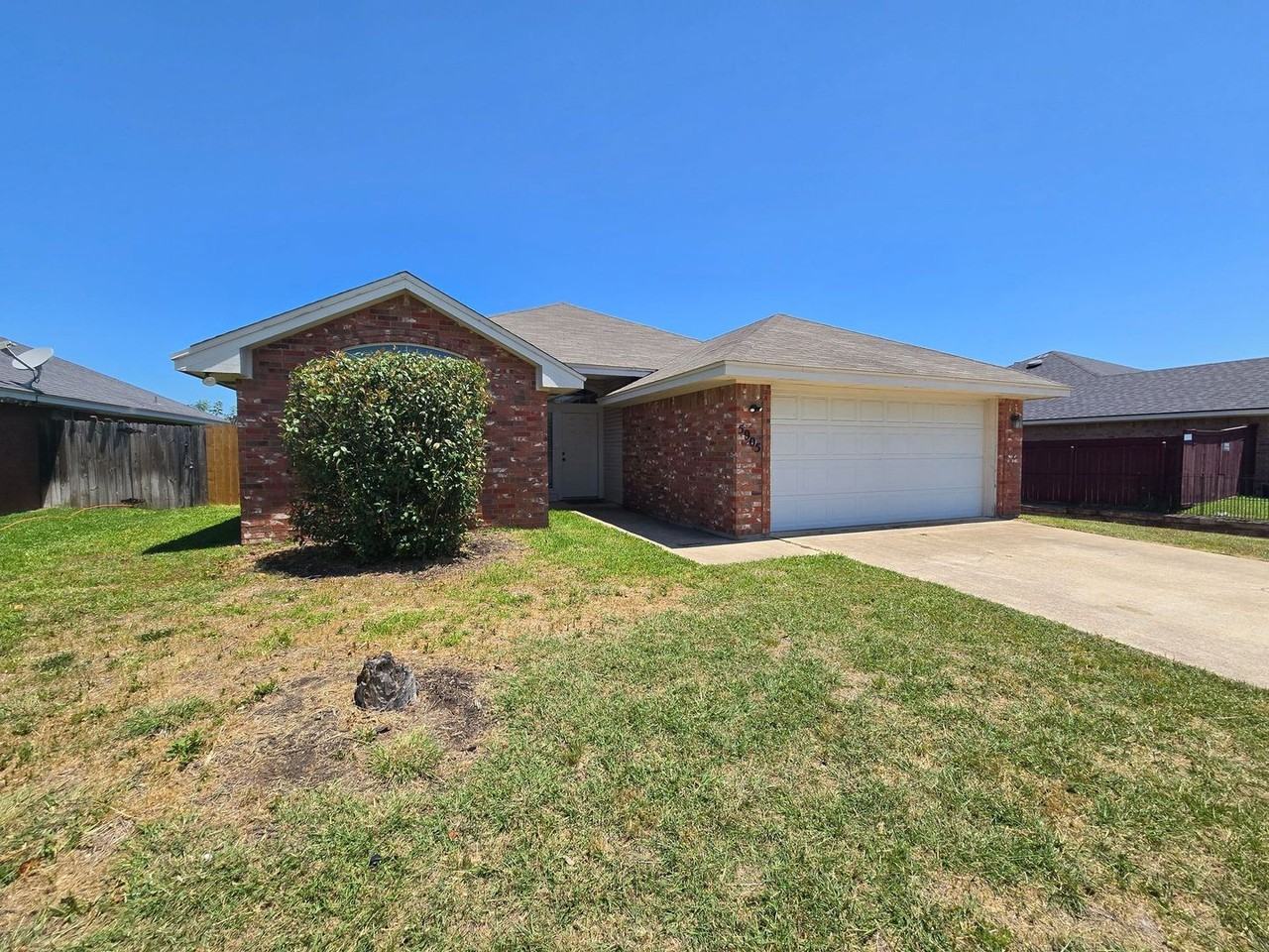 5905 Lolly Loop - Photo 2 of 25