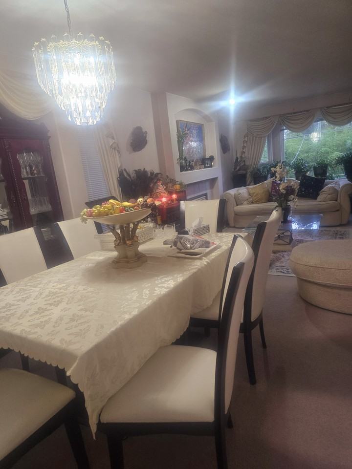 584 Alderson Avenue - Photo 3 of 5