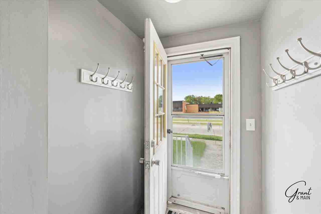 22715 California St - Photo 3 of 20