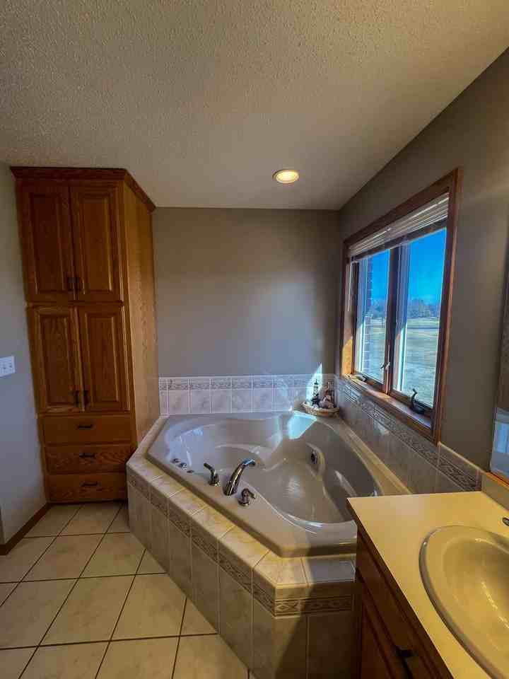 3516 Westmoor Cir - Photo 2 of 47