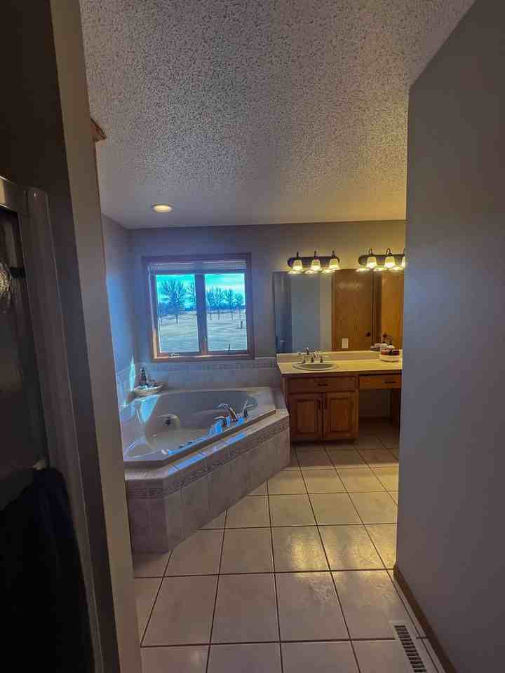 3516 Westmoor Cir - Photo 3 of 47