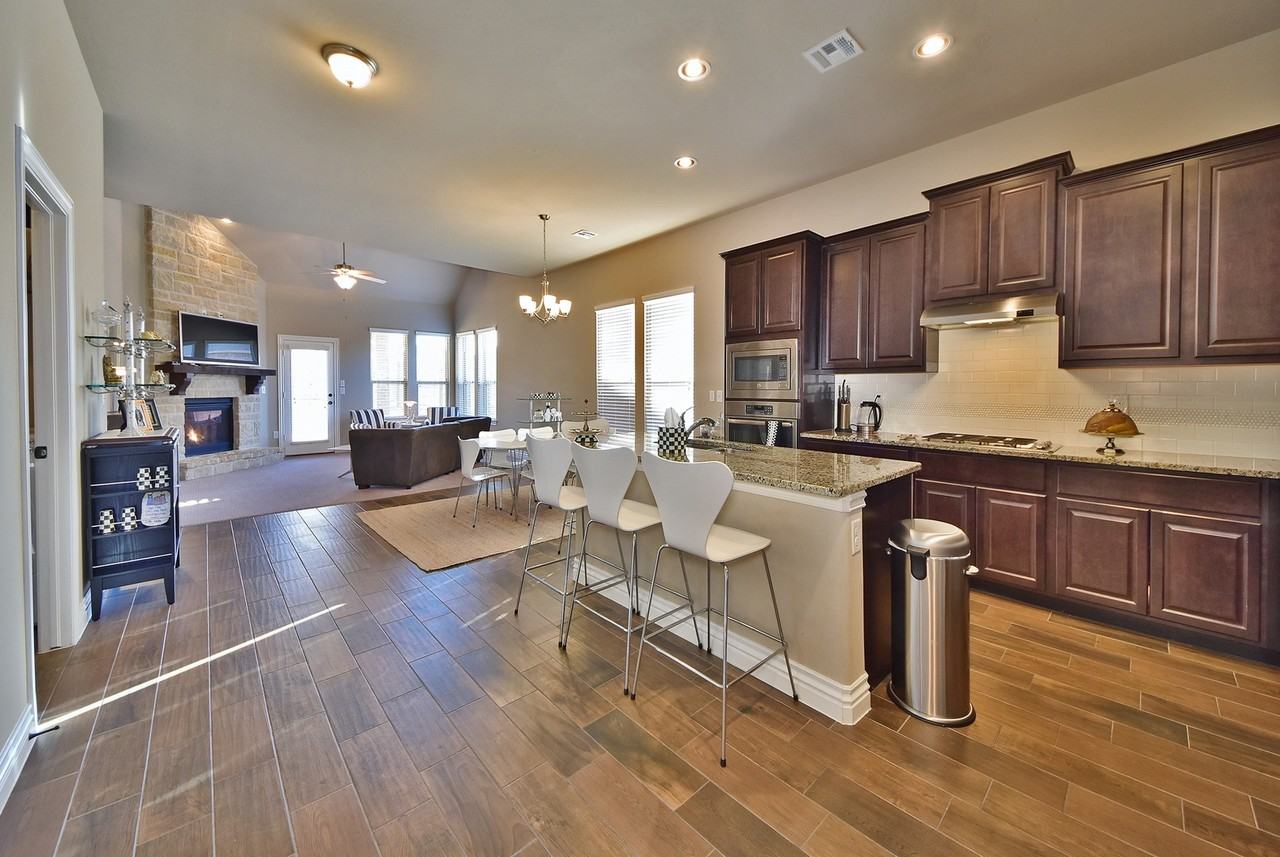 16100 Fair Winds Way - Photo 2 of 34