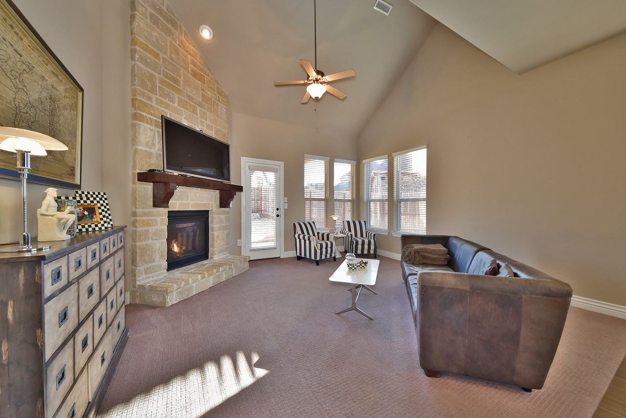 16100 Fair Winds Way - Photo 7 of 34