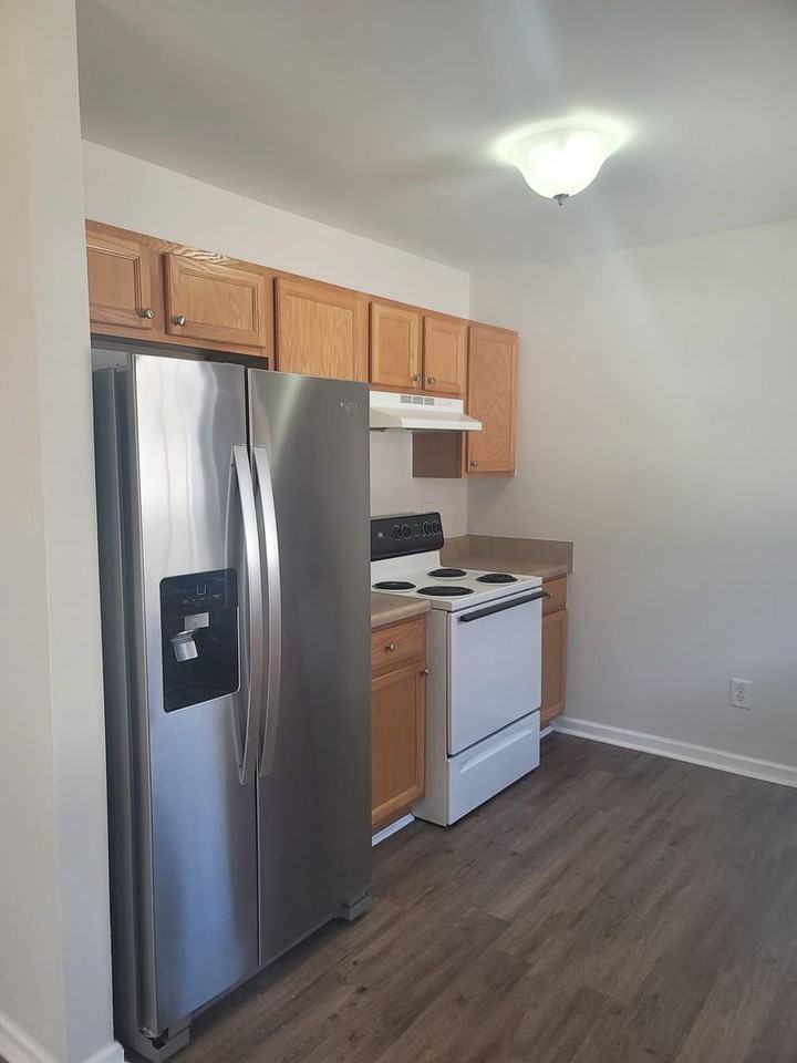 325 Anna St - Photo 4 of 14