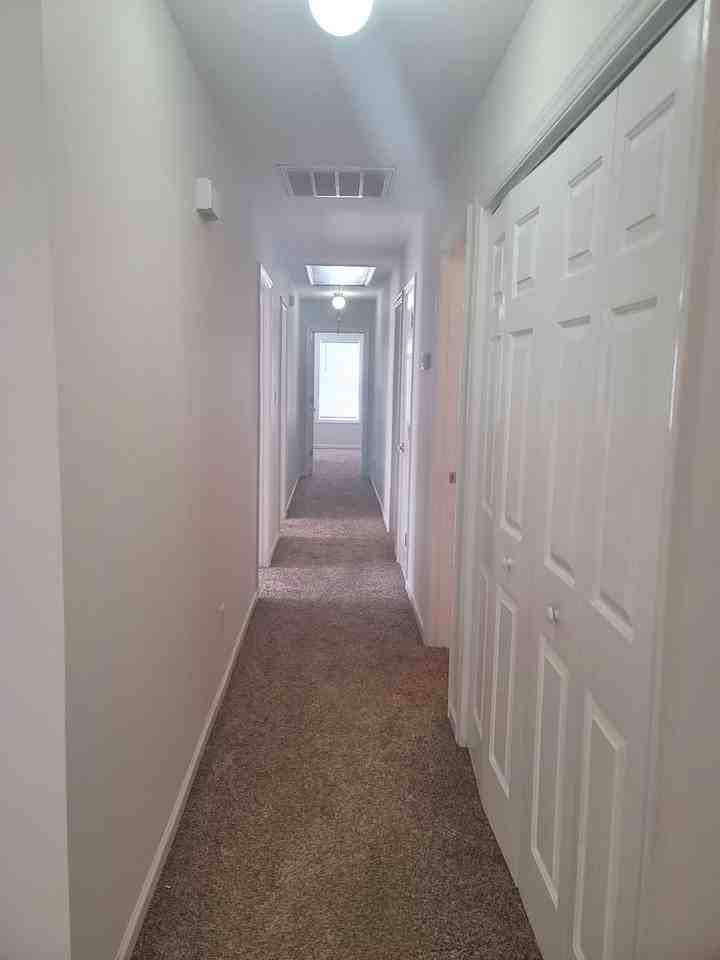 325 Anna St - Photo 6 of 14