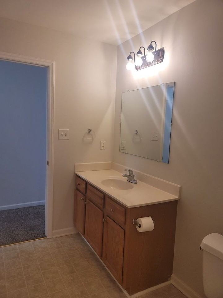 325 Anna St - Photo 7 of 14