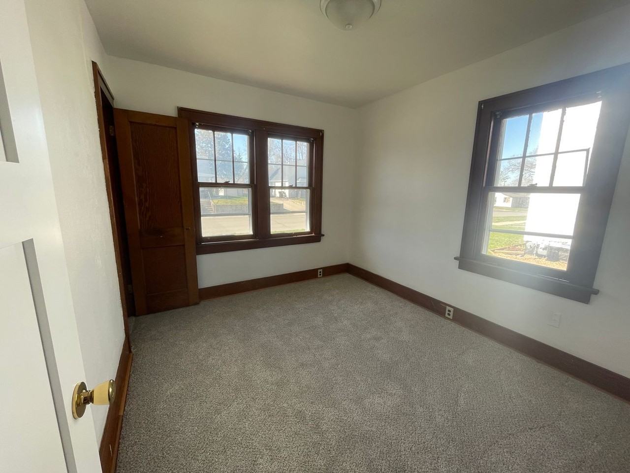 908 E Anson St - Photo 3 of 13