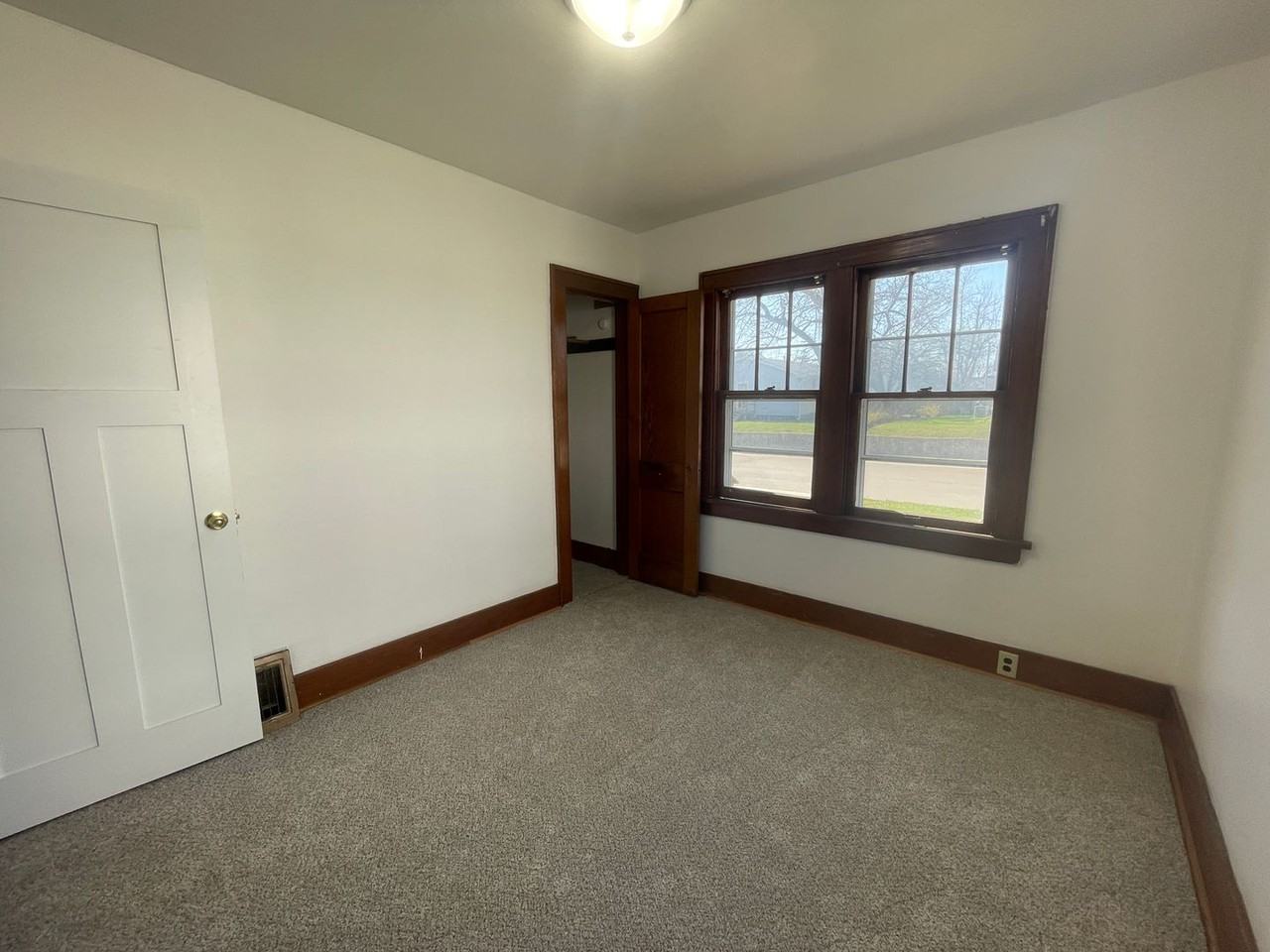 908 E Anson St - Photo 5 of 13