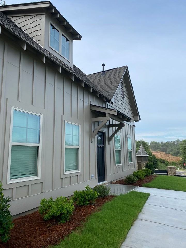 1241 Shades Ter - Photo 2 of 34