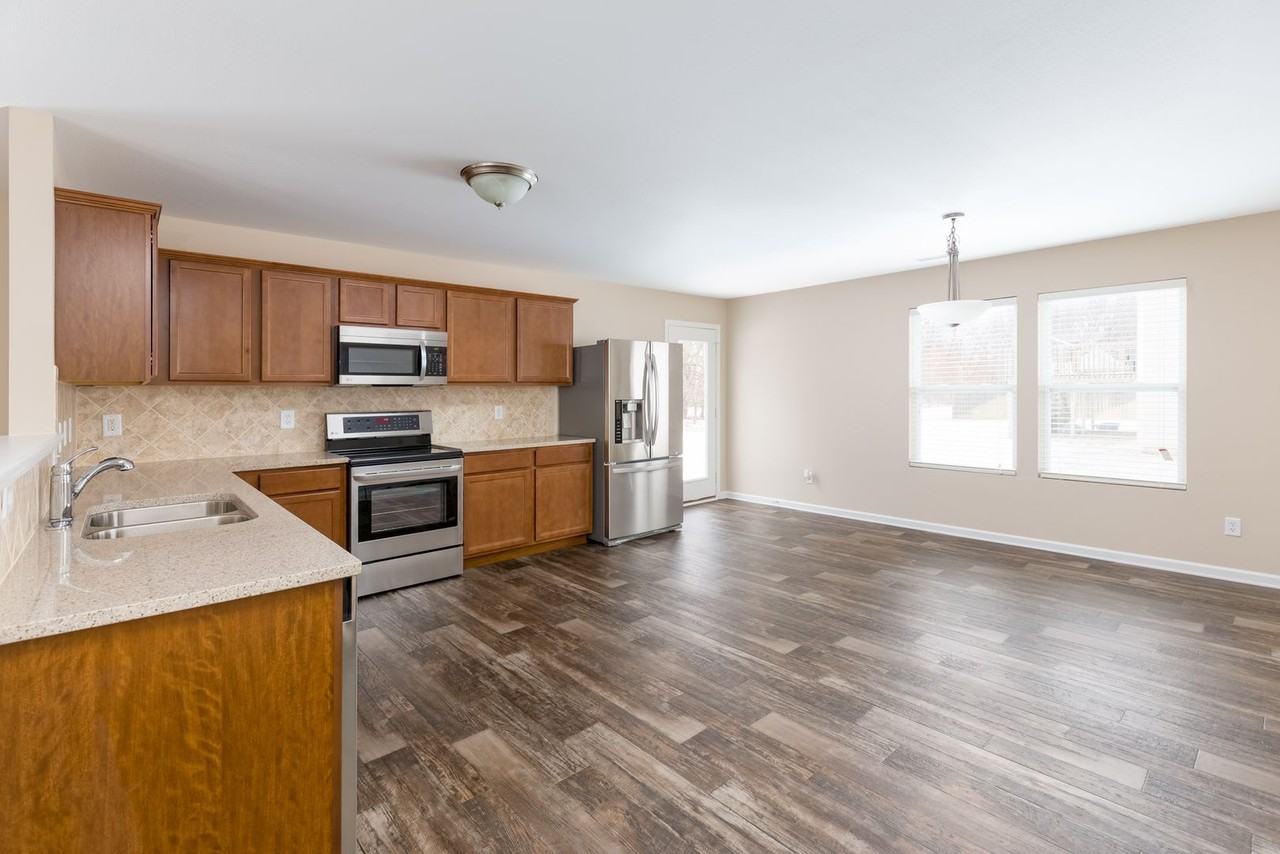 6720 Cypress Bay Dr - Photo 2 of 23