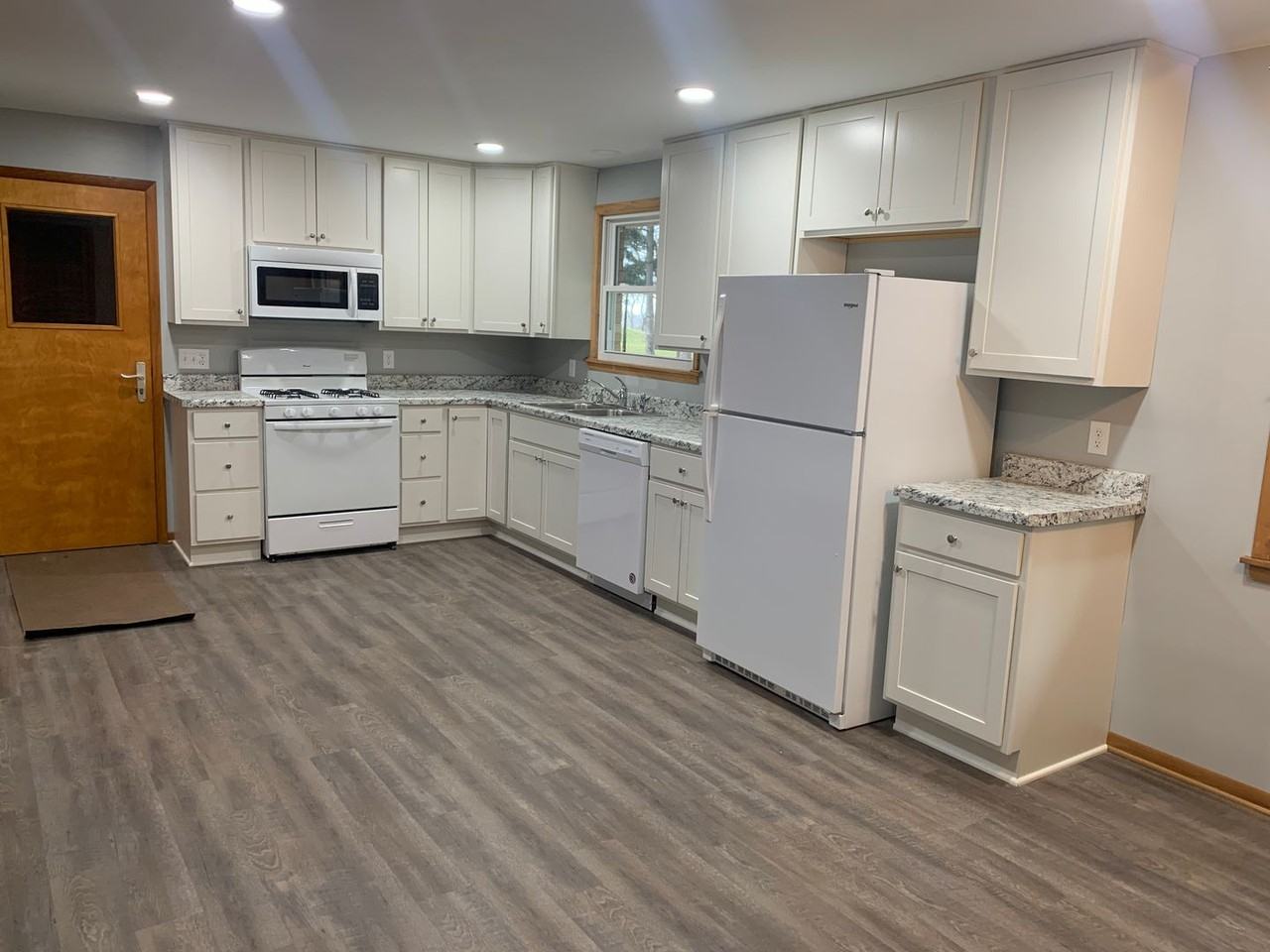 23920 45th St - Photo 2 of 19