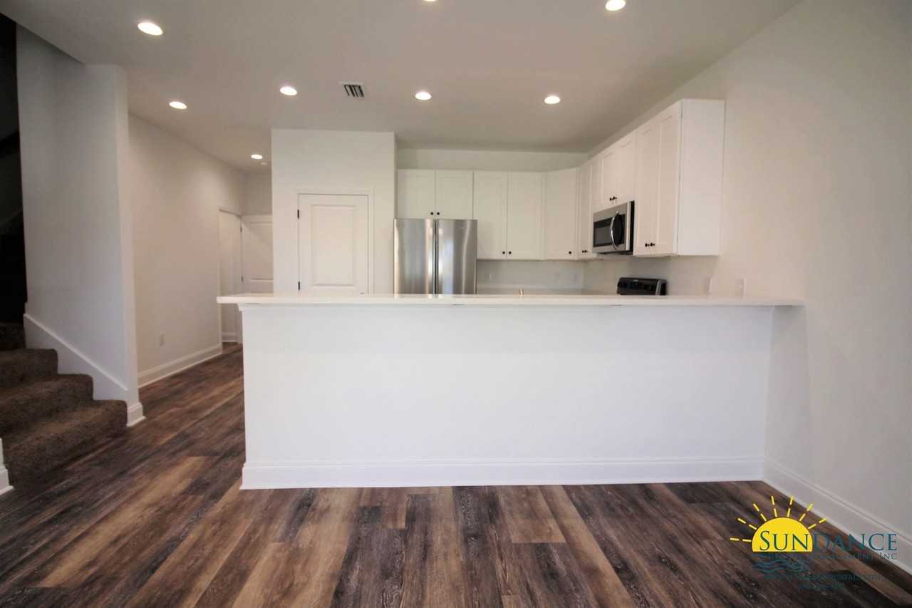 14 Alder Ave Se - Photo 3 of 14