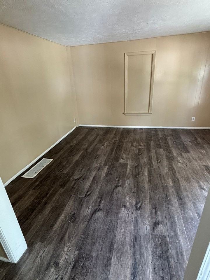 338 W 17th St - Photo 2 of 23