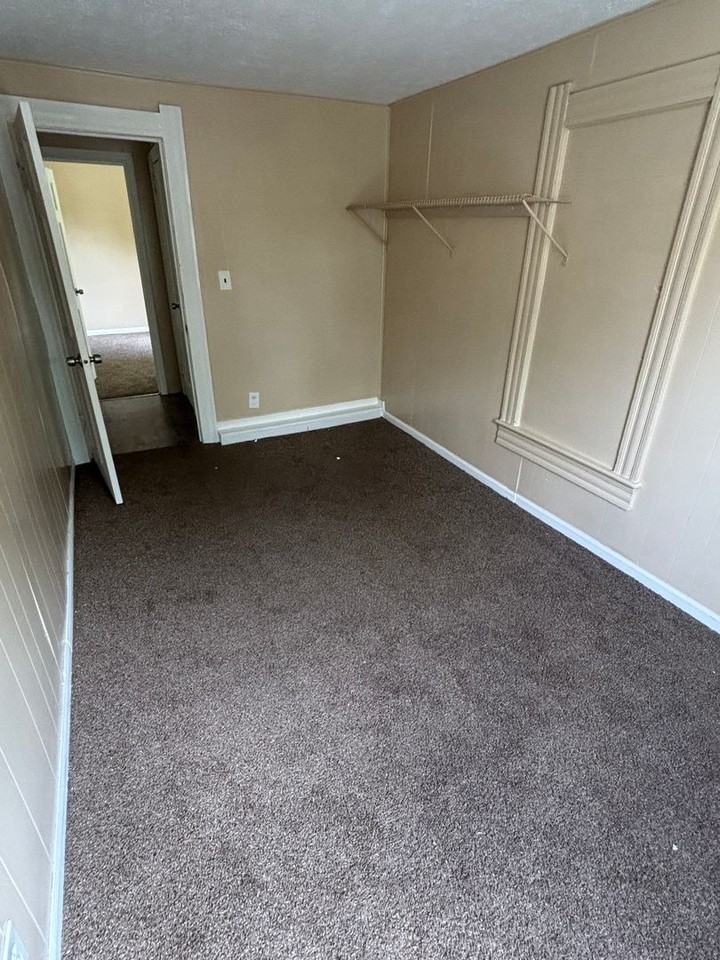 338 W 17th St - Photo 7 of 23