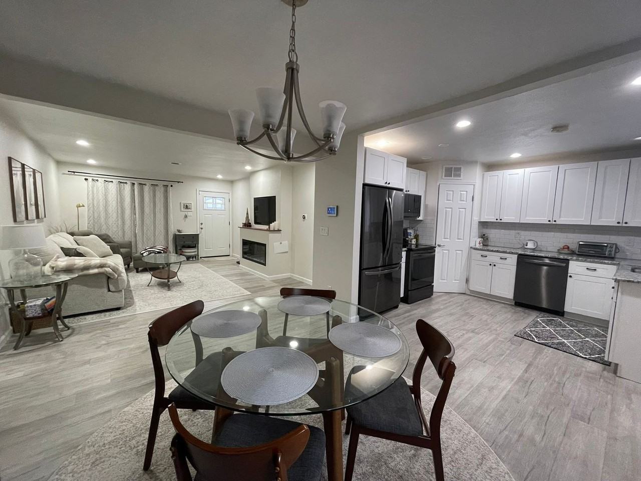 901 Revere St - Photo 5 of 18