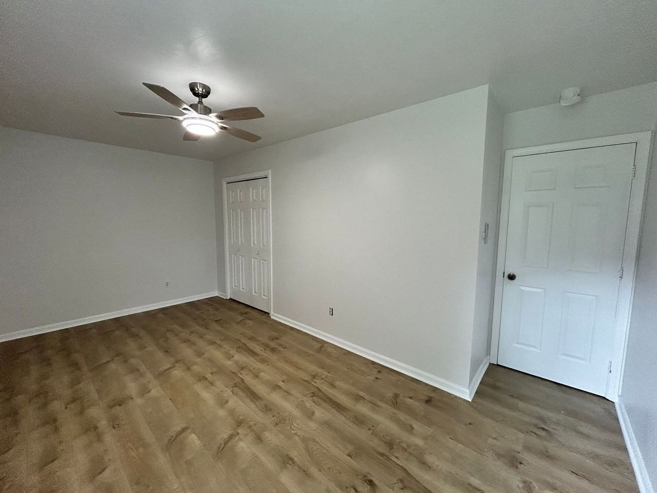 1877 John Brown Ln - Photo 5 of 6