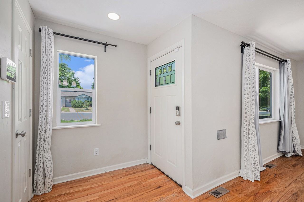 3380 S Elm St - Photo 2 of 25