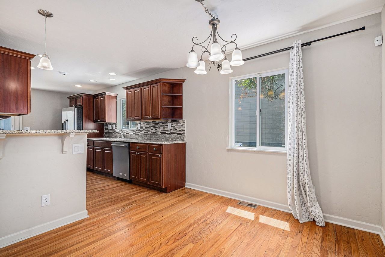 3380 S Elm St - Photo 6 of 25