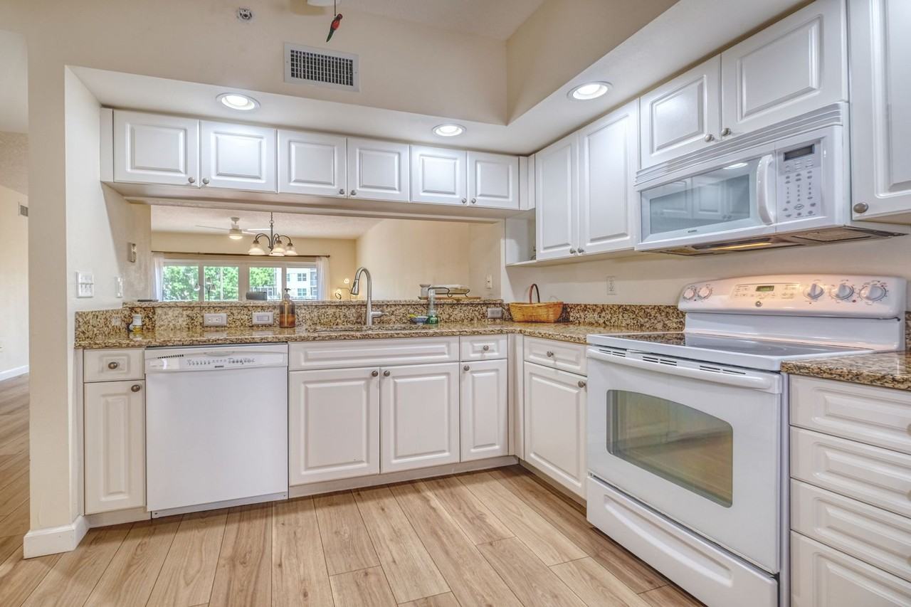 1200 Country Club Dr - Photo 4 of 50