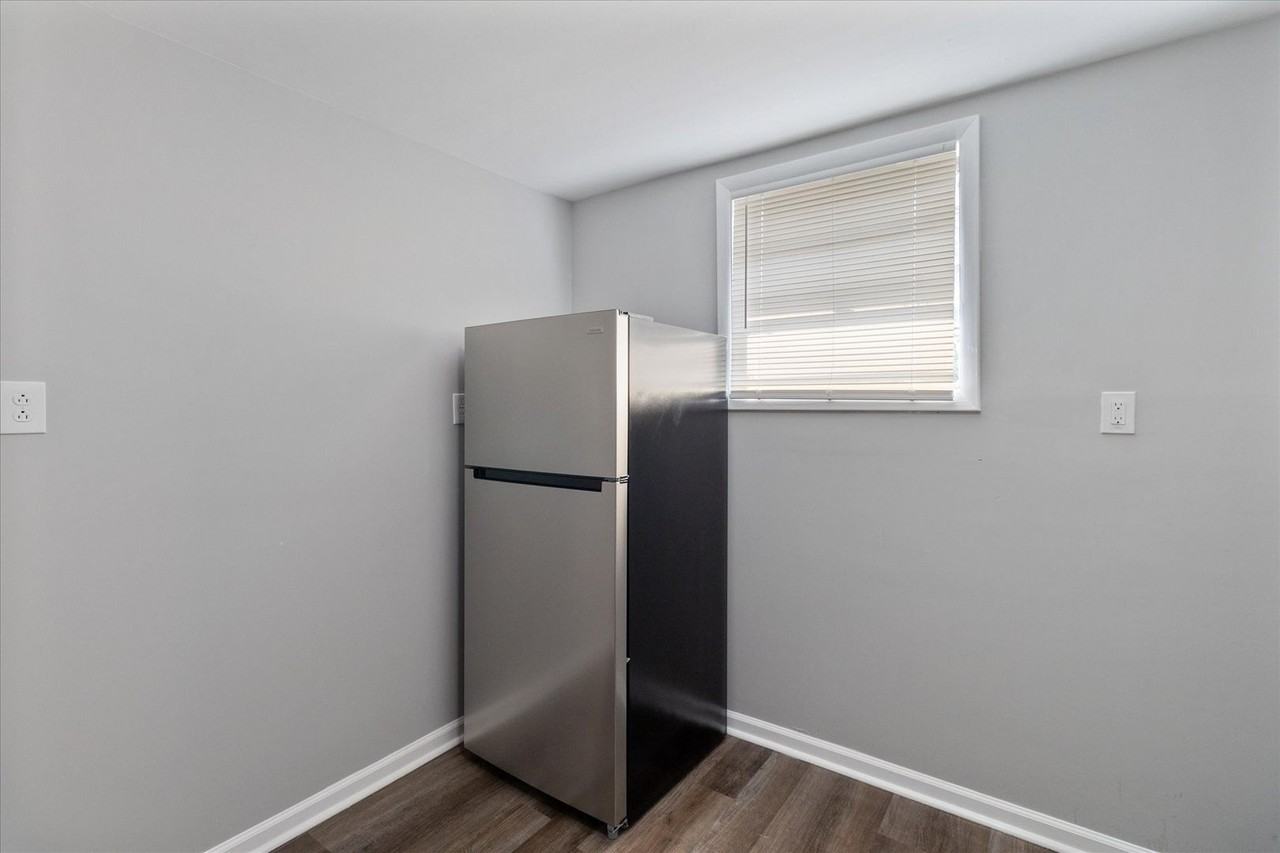 2107 Bolling St - Photo 6 of 18