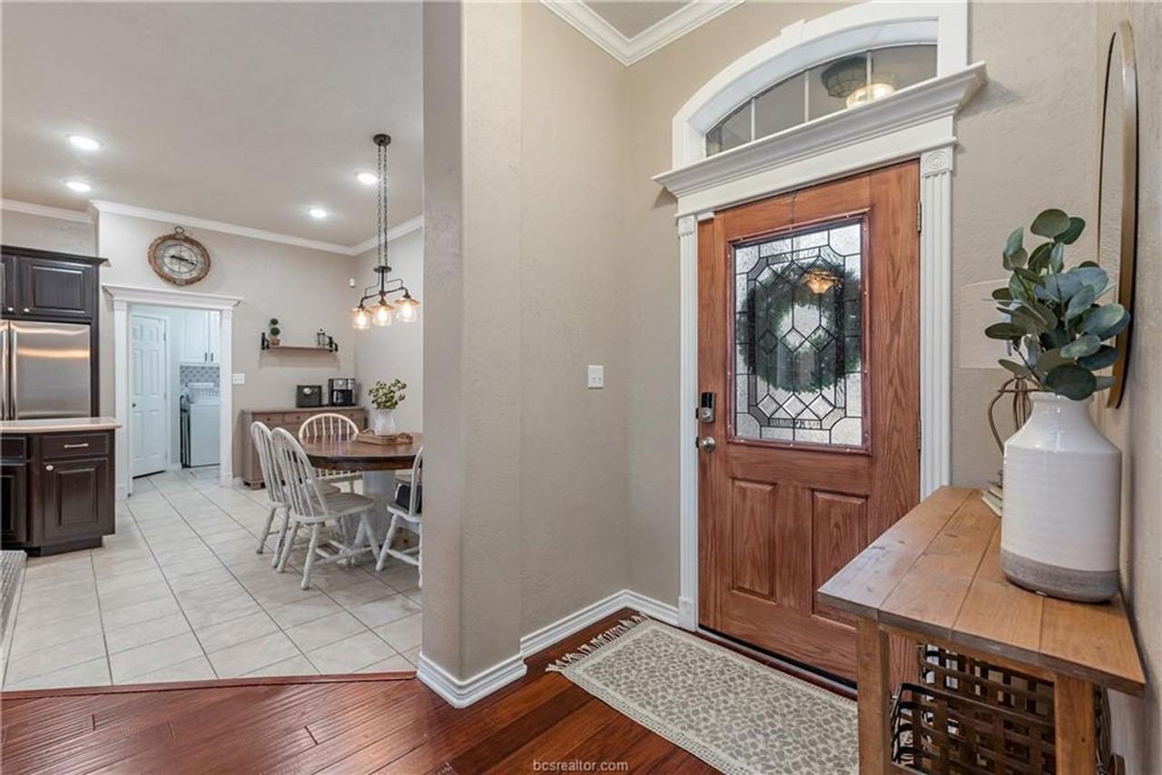 2240 Carlisle Ct - Photo 4 of 26